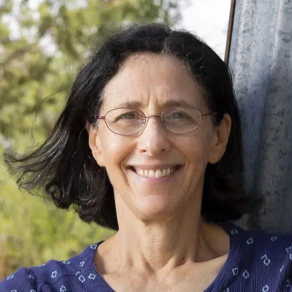 Portrait of trusted AI thought leader, Melanie Mitchell
